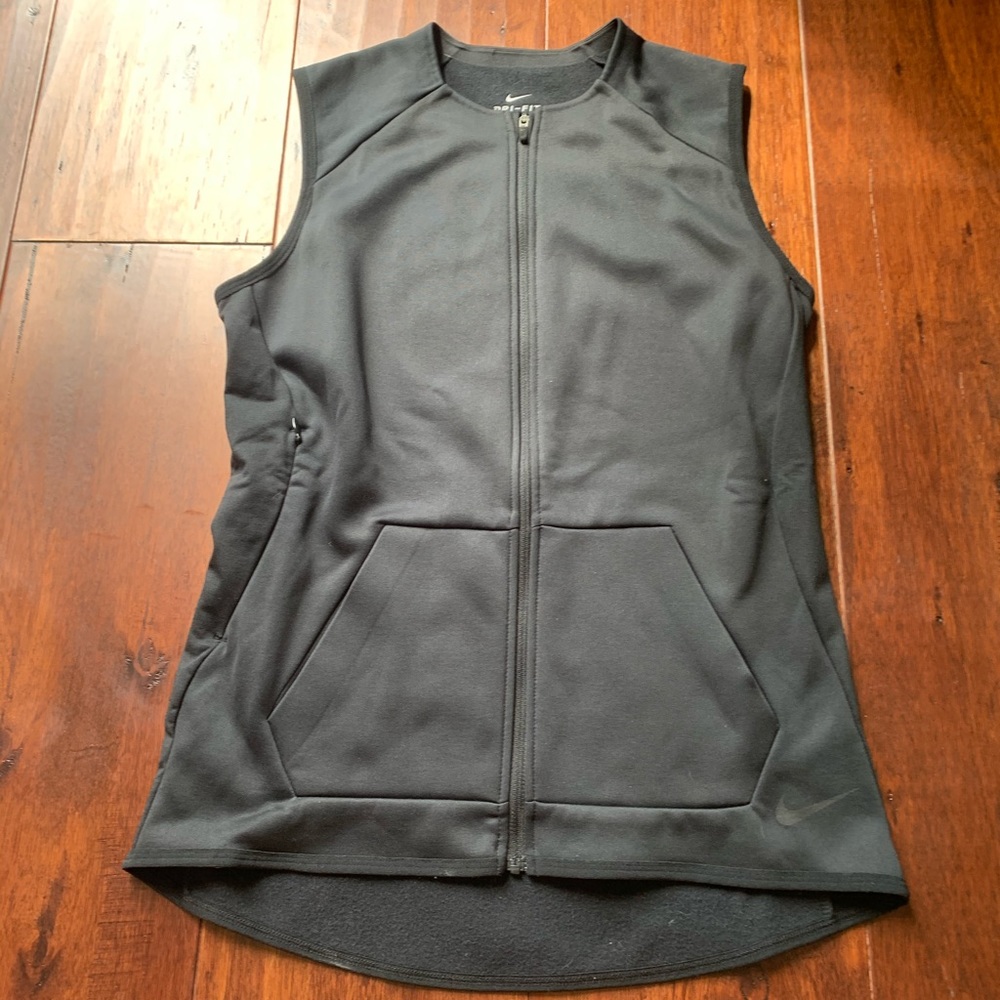 black nike vest